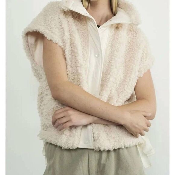 NWT Aaron & Amber Oversized Sherpa cozy Vest Sz S - Picture 4 of 10